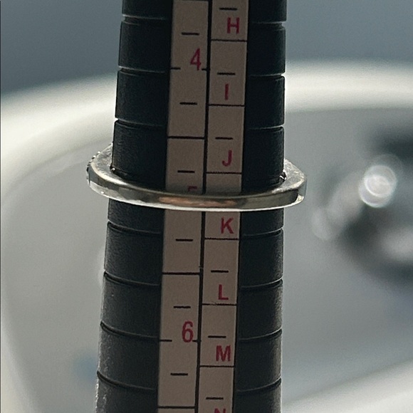 Sterling 925 ring with square opal, surrounded by pave’ crystals, size 5 - Picture 6 of 6